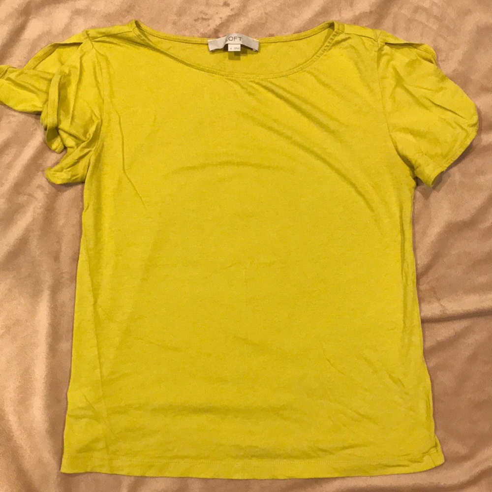 Flutter sleeve tee